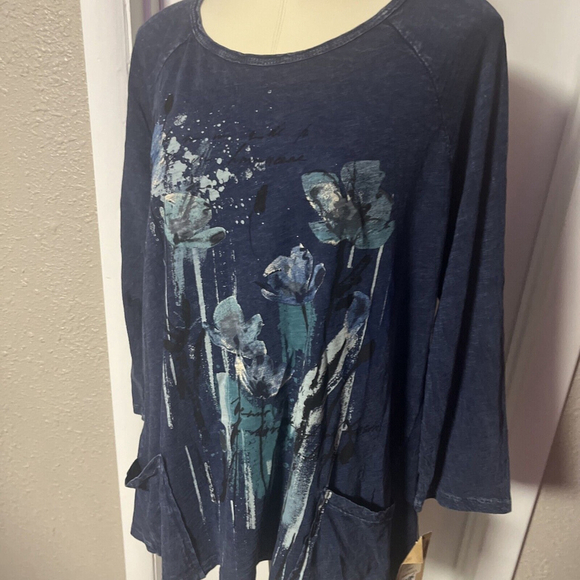 Women’s Blue Floral Blouse By Jess And Jane Asymmetrical Dolman Sleeve - Picture 5 of 14